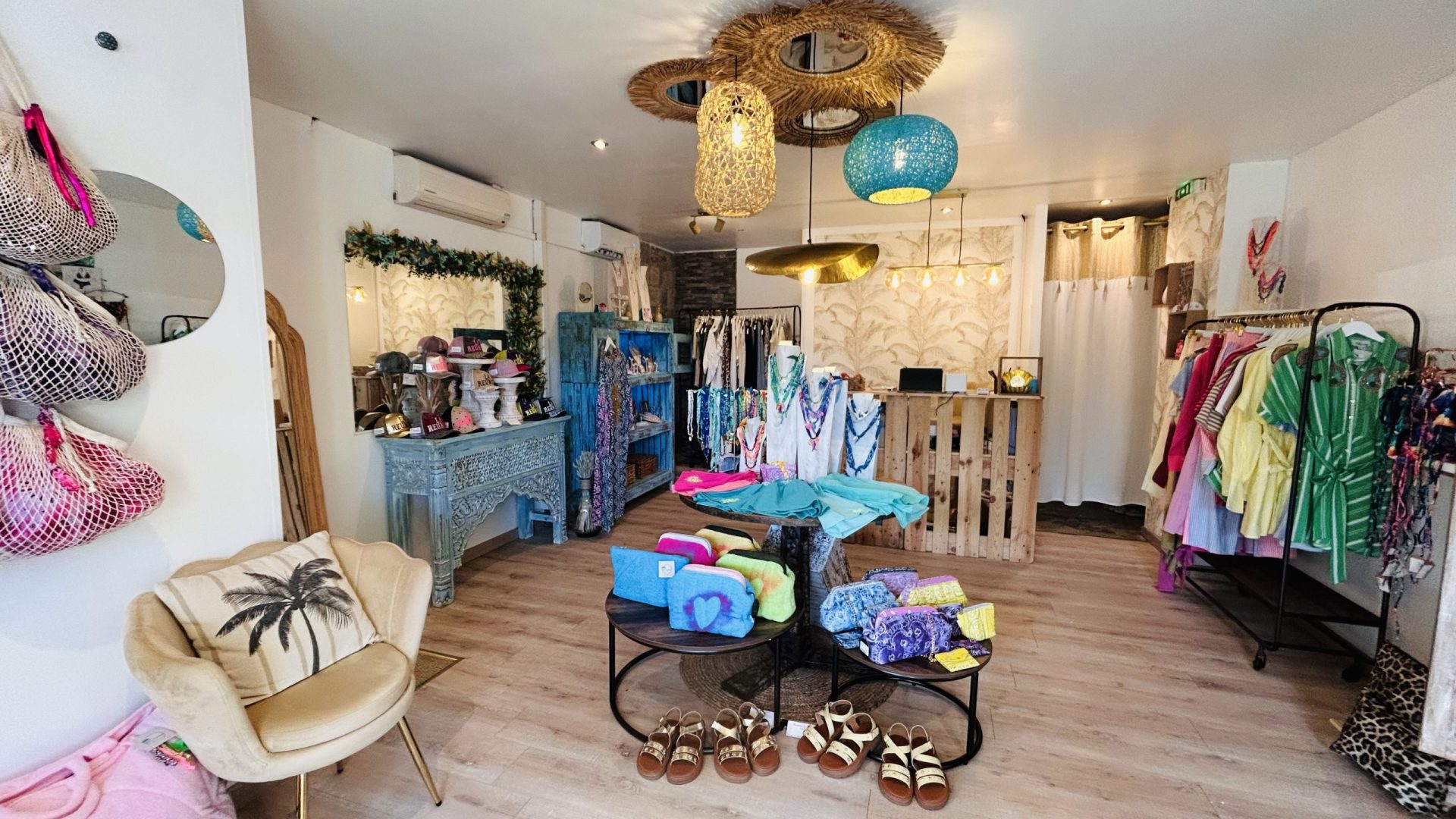 Marques à La Réunion : intérieur de la boutique Ti Caprice à Saint-Leu