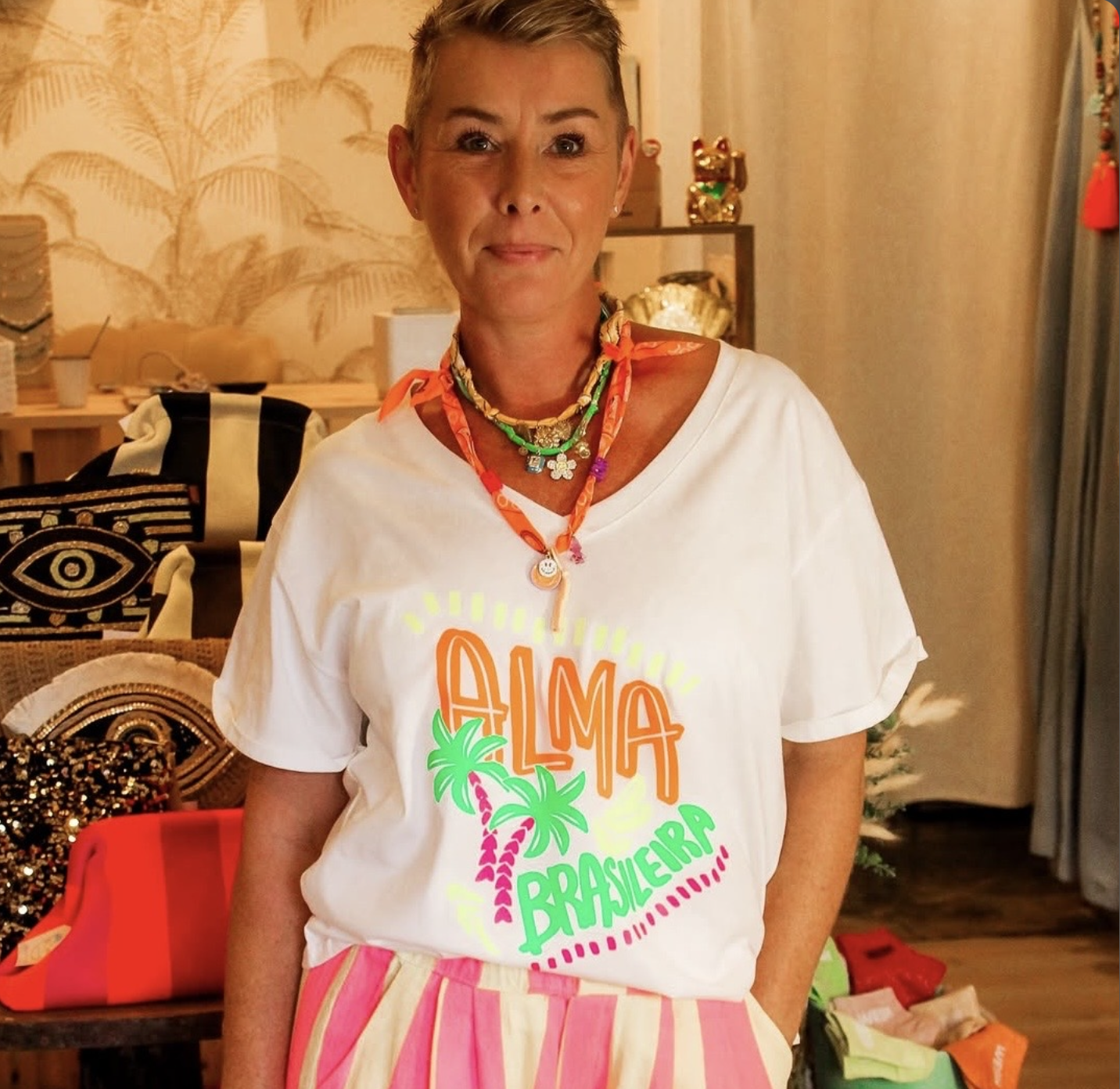Valérie dans son concept store à Saint-Leu